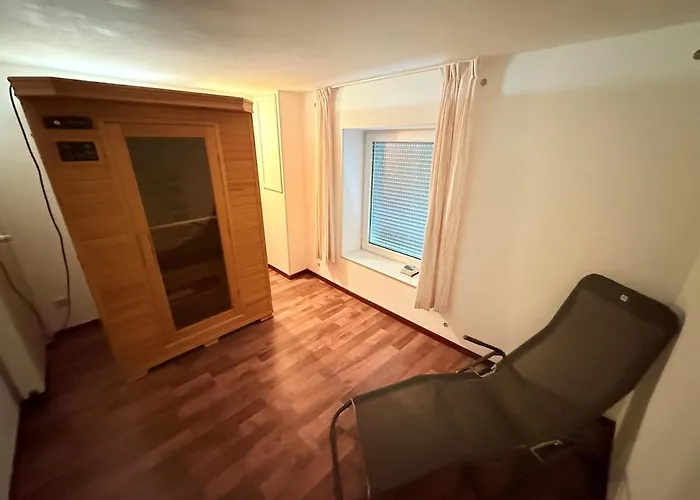 Family With Sauna, 12p