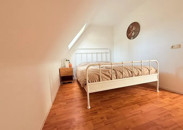 Family With Sauna, 12p